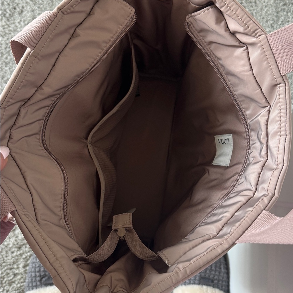 Vuori V 1 Convertible Tote to Backpack 2.0 - Picture 3 of 8